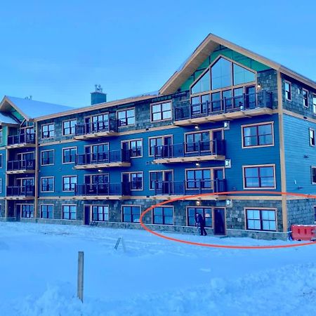 True Upscale Ski In & Out Condo With Pool & Hot Tub Conway Exterior photo