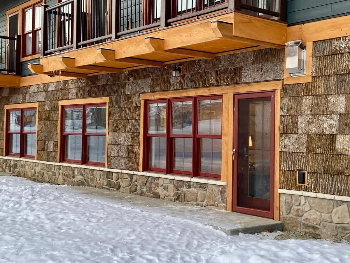 True Upscale Ski In & Out Condo With Pool & Hot Tub Conway Exterior photo